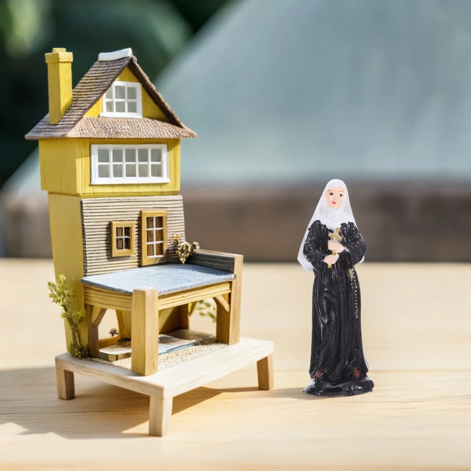 

2pcs Tiny Priest Statue Nun Virgin Church Praying Statue Desk Decoration Catholic Sculpture Resin Figurine for Office Desk Decor