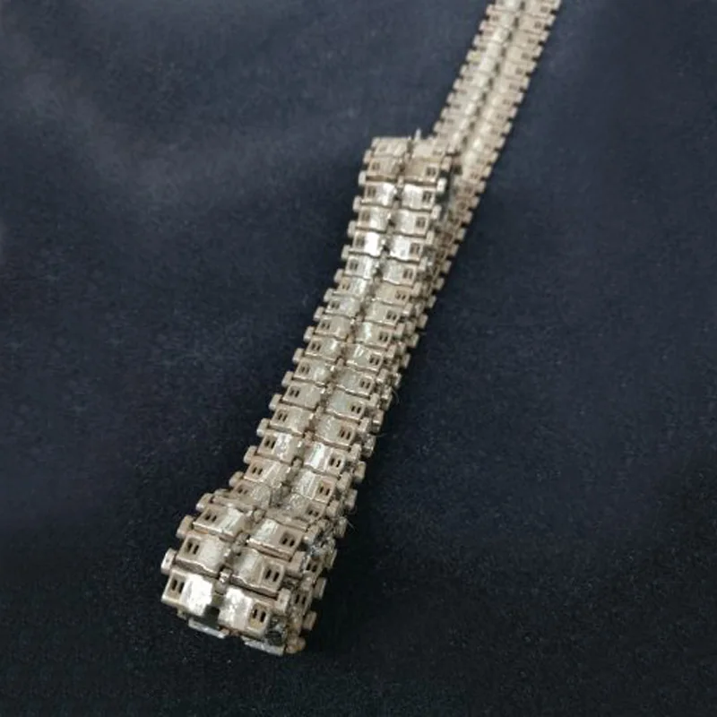 

1Set 1/35 Scale Model Metal Track Chain for Leopard 2 Tank with Locking Pins Rubber Blocks DIY Links Assembly Accessories Toys