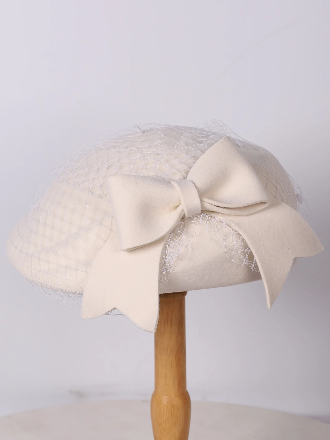 FS 100% Wool Felt Beret Wedding Bride Fascinators Hat With Veil Bowknot Cocktail Tea Party Dress Church MillineryCap Female Hat