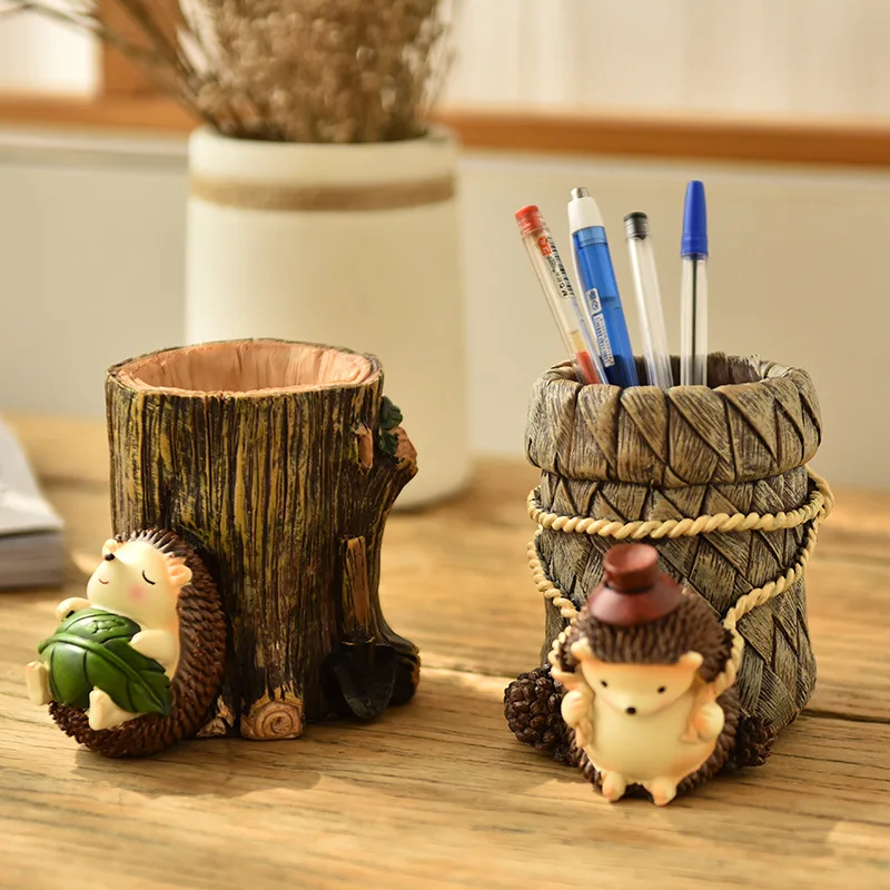 Christmas gift hedgehog pen holder decoration creative home decoration resin crafts home decor figurine