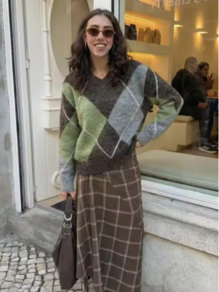 Retro Chic Argyle V Neck Knit Sweater With Feather Fringe Hem Plaid Midi Skirt 2 Piece Outfit Fall Casual Party Chic Streetwear