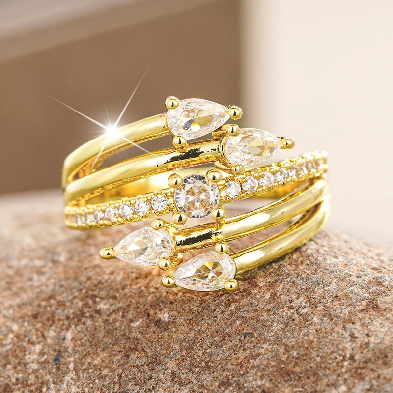 Huitan Luxury Trendy Women Rings New Gold Color Wedding Accessories with Brilliant Cubic Zirconia Statement Female Jewelry Party