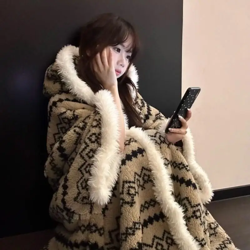 

new model Women's pajamas winter hooded robe Comfortable Sleepwear fleece-lined thicken cute stripe coral fleece homewear suit