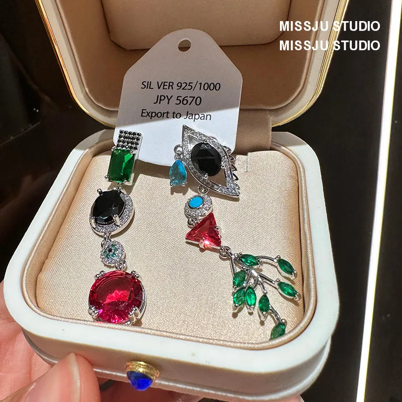 

Temperament Long Exquisite Luxury Zircon Earrings