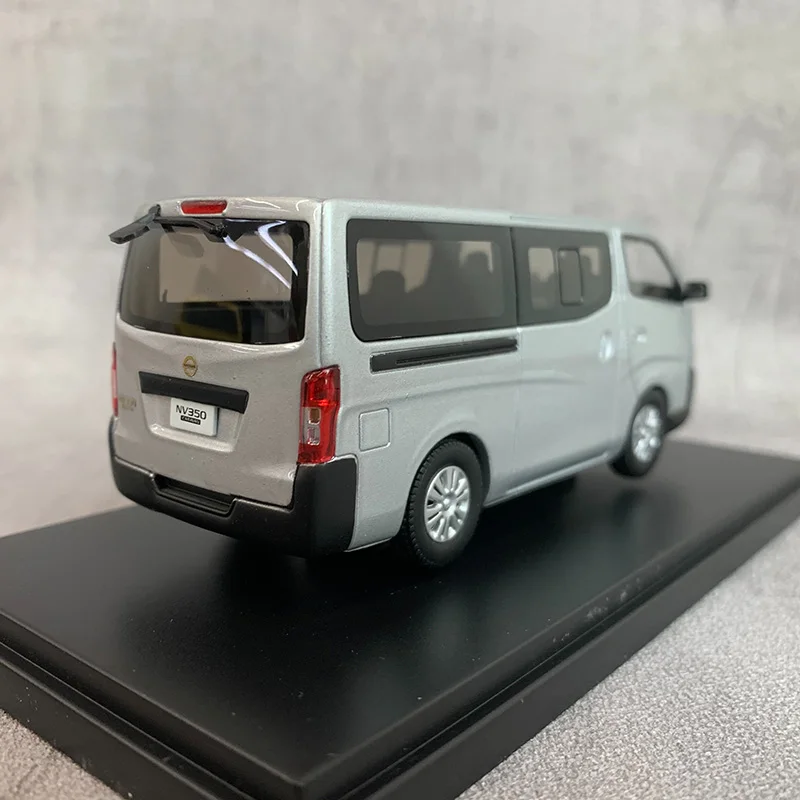 Ebbro 1:43 Scale Nissan NV350 Bus 2012 Alloy Car Model Ornaments Collection Display