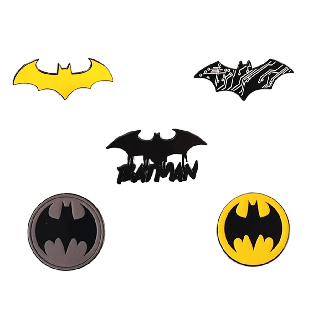 5 Pins de Lapela com Símbolo de Morcego - Broche Estilo Herói de Quadrinhos, Emblema de Metal Esmaltado, Presente Colecionável Inspirado em Gotham para Fãs