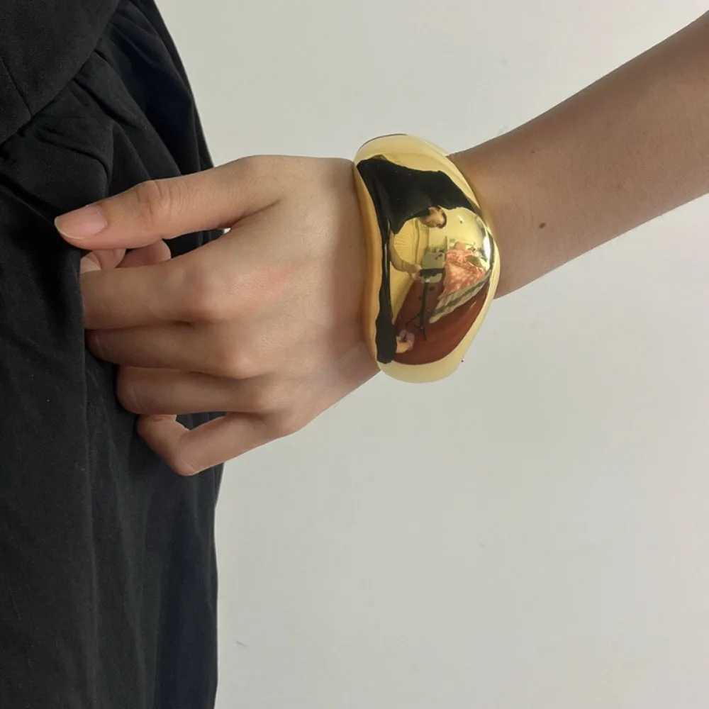 Unisex gebogenes Metallarmband, schlichtes Design, Charm, geometrisch, unregelmäßig, Punk, luxuriös, übertrieben, offene Armreifen