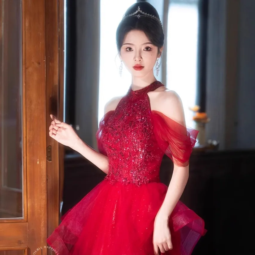 Toastkleid, Hochzeit, Verlobung, Hochzeit, leichtes Luxus-Minderheiten-Abendkleid auf der Flucht, Neckholder-Kleid für den Winter