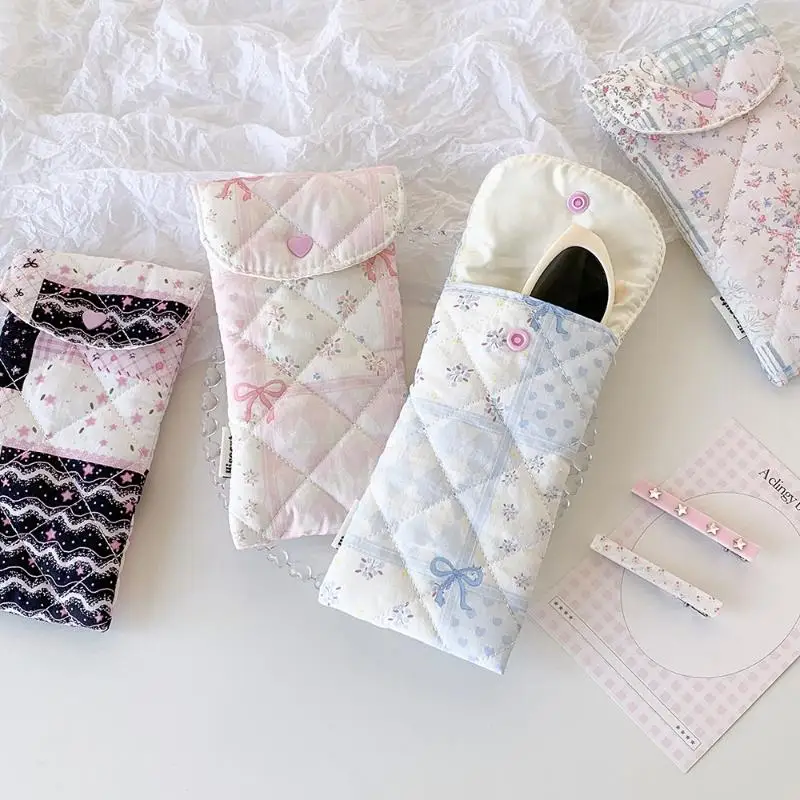 1 Stück Modische Blumenmuster-Schleifen-Snap-Stifttasche Schüler-Schreibwaren Mädchen Tragbare Brillen-Aufbewahrungstasche Große Kapazität Reise-Make-up-Tasche Geschenk – Detail 8