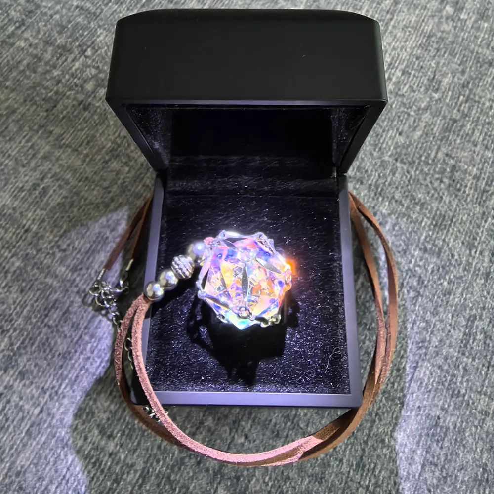 D20, all 20 pieces made of 9K9 iridescent crystal; lucky dice with luminous function, included in a mesh pouch.