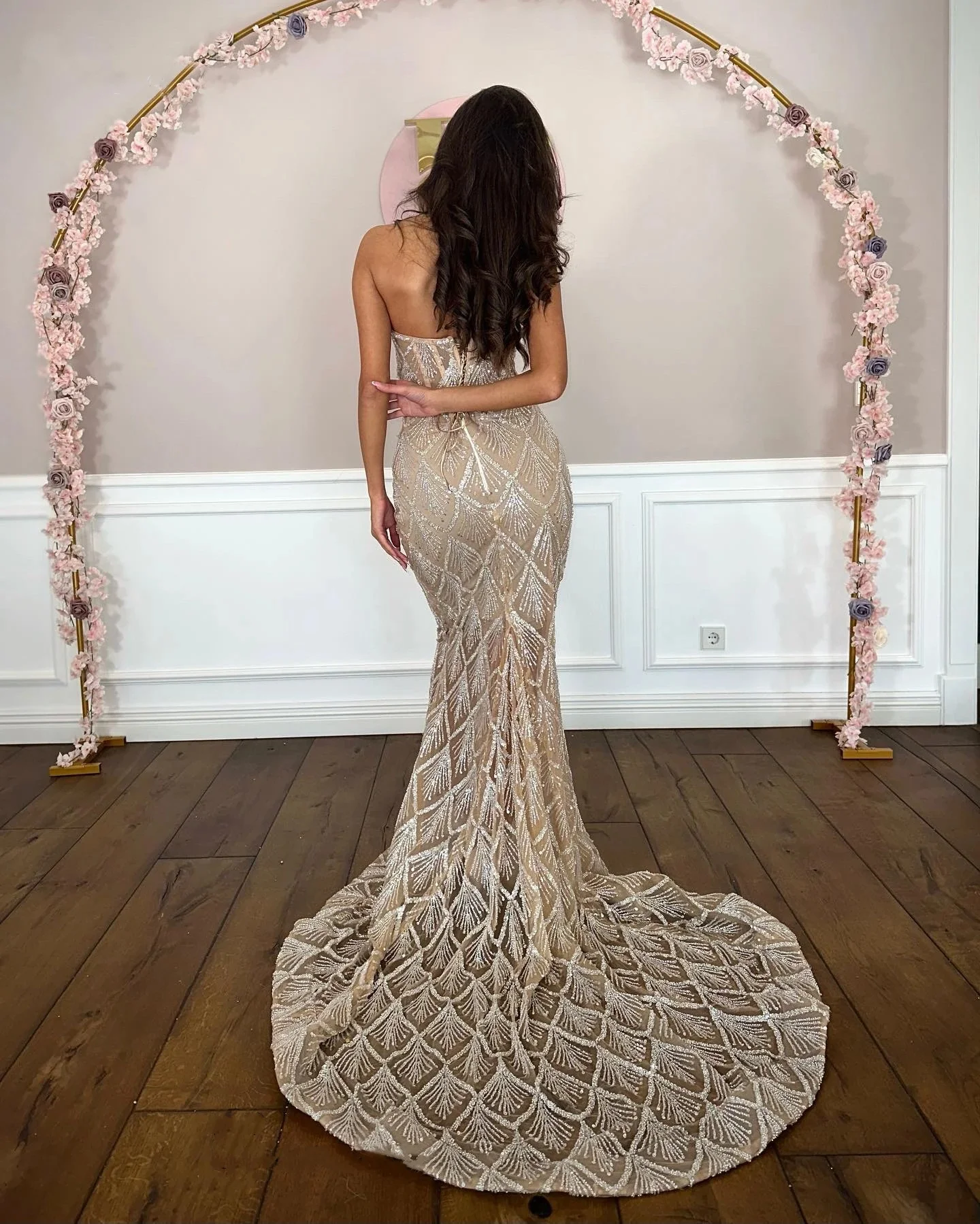 Vestidos de graduación de sirena de cristal elegantes, vestidos de noche sin tirantes con cordones y lentejuelas, vestidos de fiesta de tren de barrido