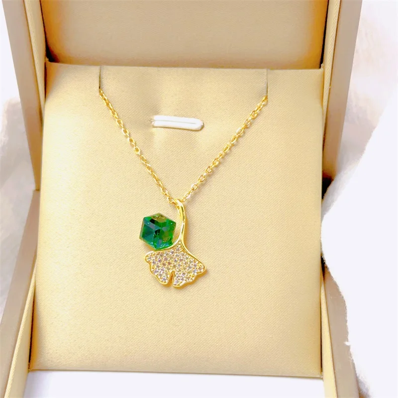 Fashion Retro Cute Apricot Leaf Necklace Classic Green Jewelry Personality Design Scallop Stainless Steel Clavicle Chain