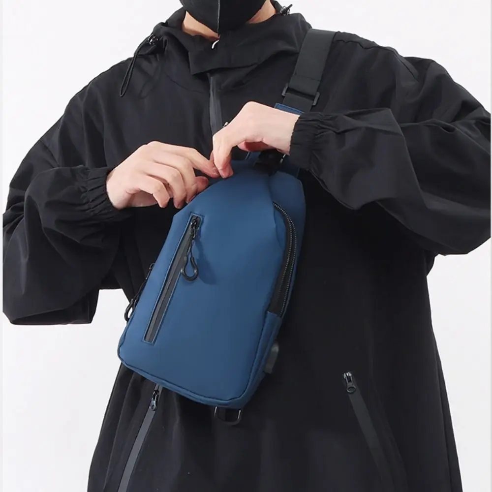 

Multi-functional Men's Chest Bag Oxford Cloth Large Capacity Outdoor Crossbody Bag Usb Charging Adjustable Strap