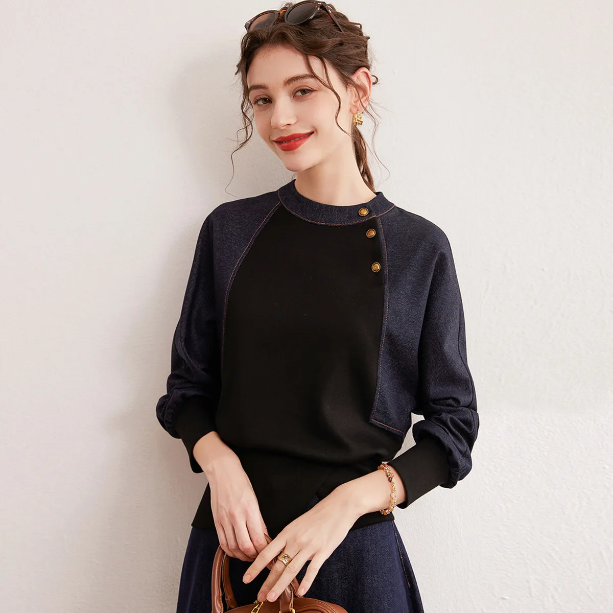 LOUIS YAO Design Sense Splicing Shoulder Sleeve Sweatshirts 2025 Autumn Casual Top Pullover Micro Elastic Women's Sweatshirts