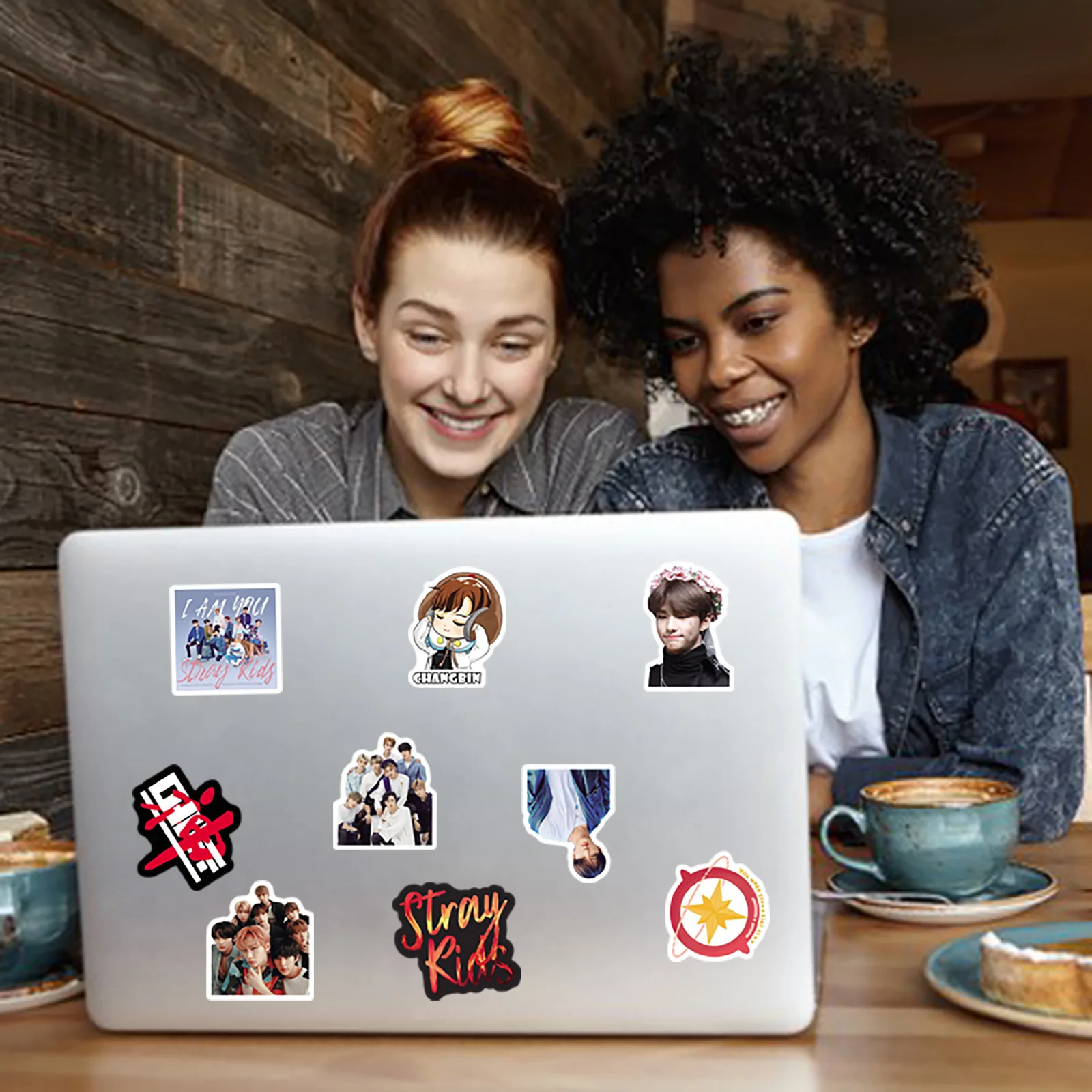 50 sztuk śliczne Skzoo naklejki Skzoo Kpop naklejki zrób to sam Scrapbooking telefon bagaż deskorolka wodoodporne naklejki Graffiti