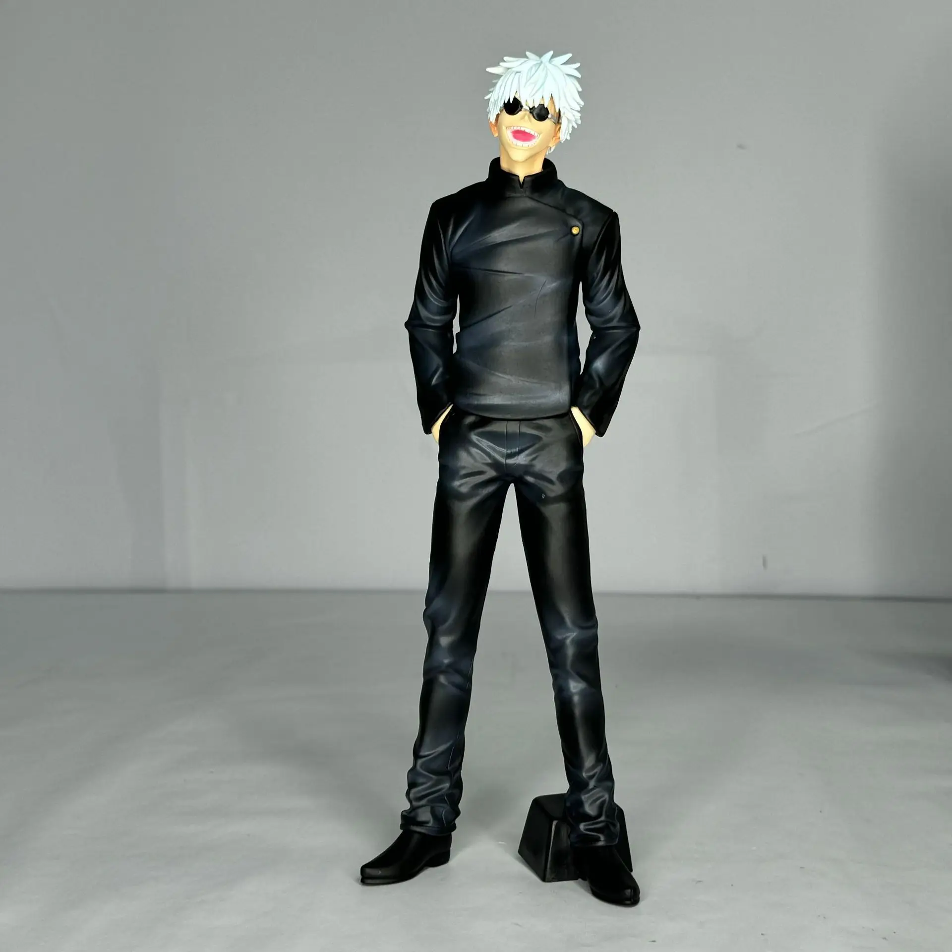 Anime Jujutsu Kaisen Satoru Gojo Figura, Pé Akimbo, Brinquedo Modelo Grande, Coleção do Presente, Action Figure Geto Suguru, PVC, 30cm