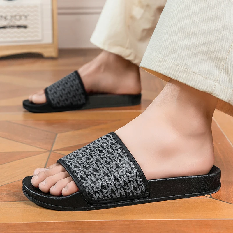 Summer Men Slippers Luxury Slides Street Outdoor Clogs Quick Dry Beach Sandals Flip Flops Comfortable Home Shoes Male Loafers 45