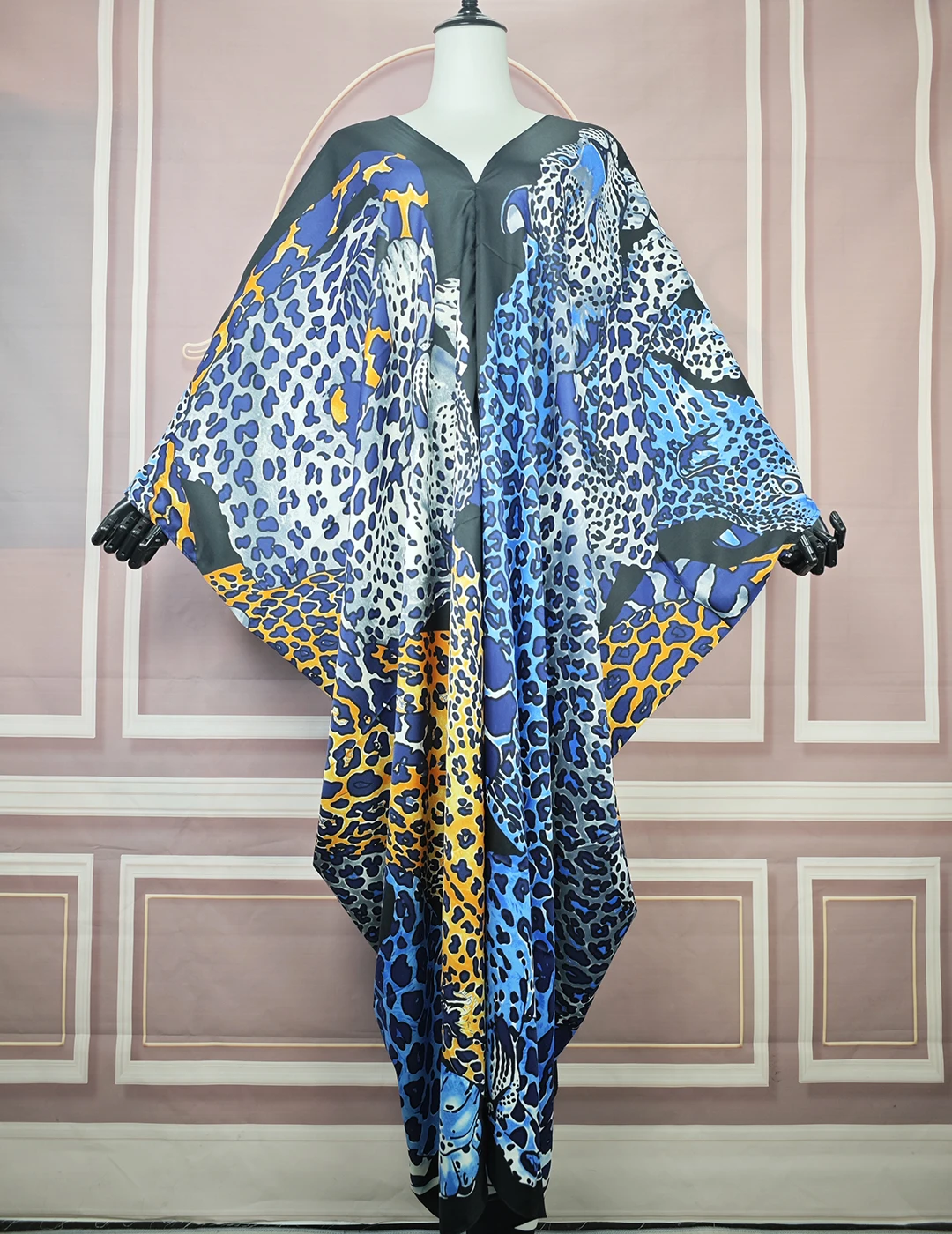 Middle East Women 2024 Summer Abaya Dubai Luxury Leopard Printed Silk Kaftan Loose Dress African Lady V-Neck Plus Abaya
