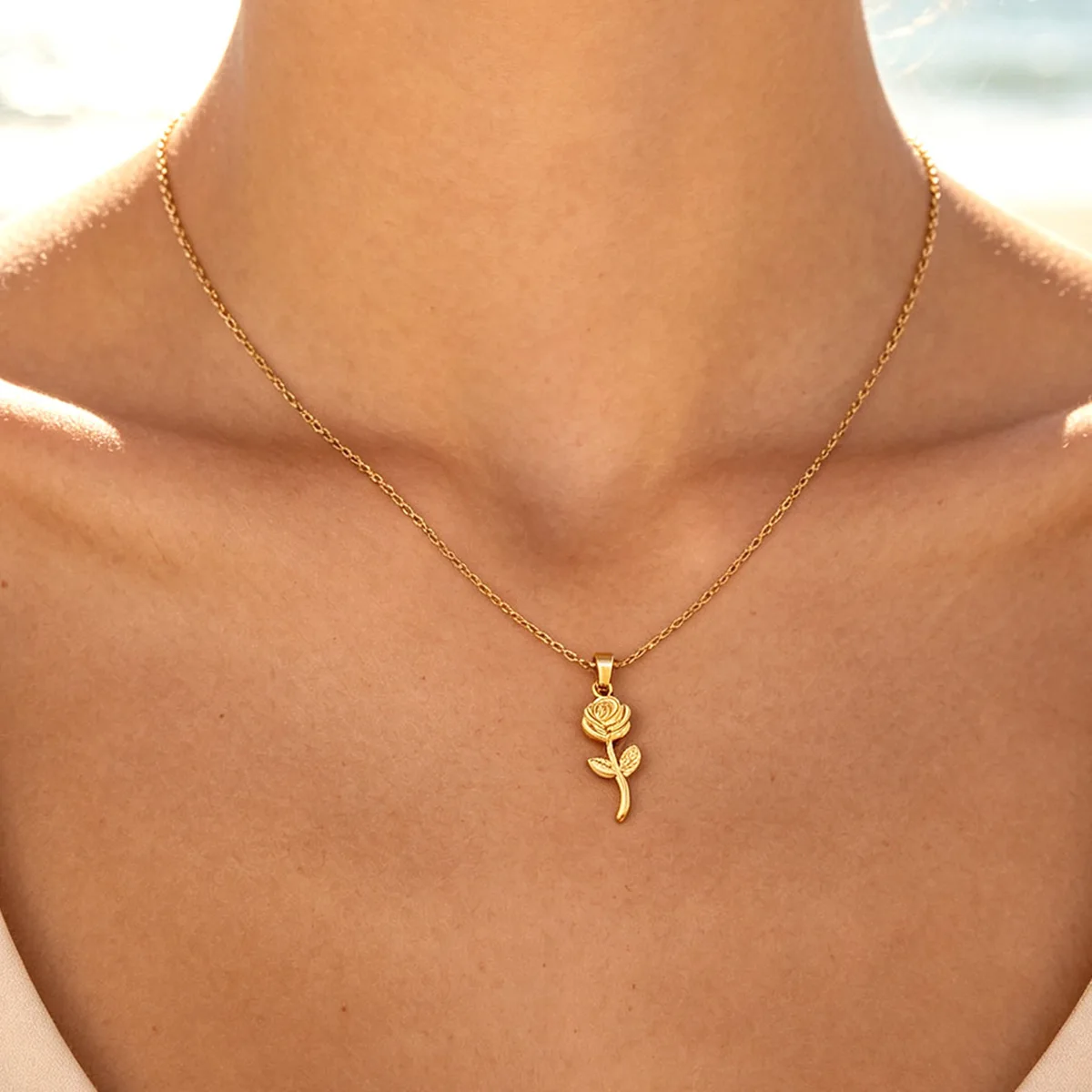 Minimalist Rose Pendant Necklaces For Women Gold Color Stainless Steel Rose Necklace Romantic Daily Fashion Jewelry Gift