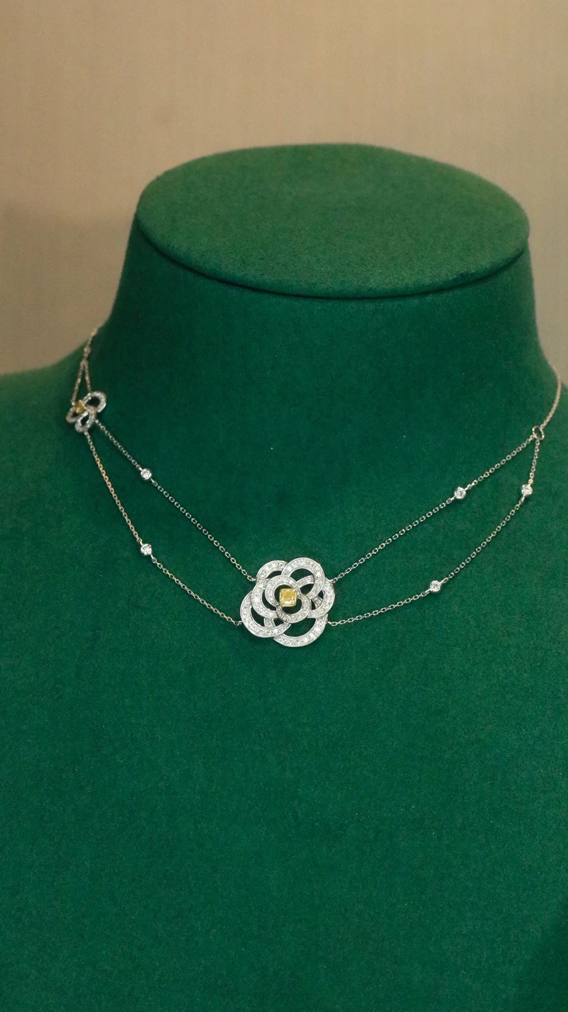 LUOWEND 100% 18K White Gold Necklace Romantic Flower Shape Real Natural Yellow Diamond Necklace for Women High Wedding Jewelry