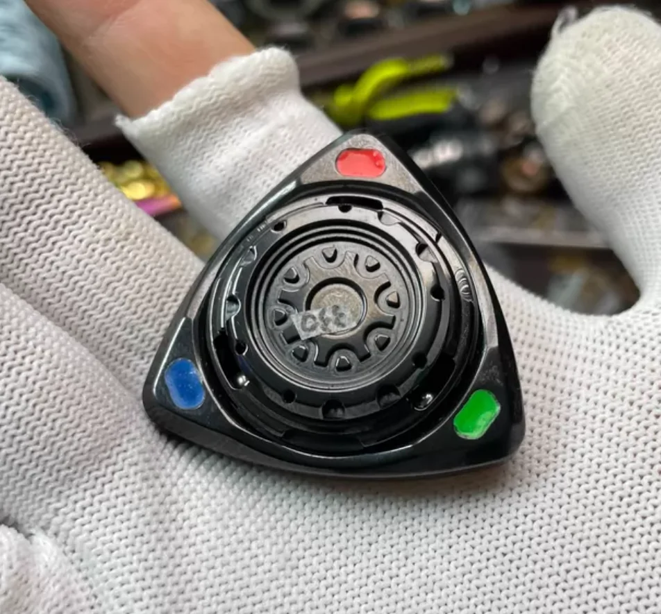 

Used EDC Zirconium roar spinner Fingertip gyroscope Decompression toys