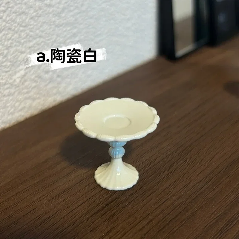 Modelo de bandeja para pastel y dim sum en miniatura para casa de muñecas, bandeja para postres con patas altas y mini candelabro, accesorios de decoración para microescenas.