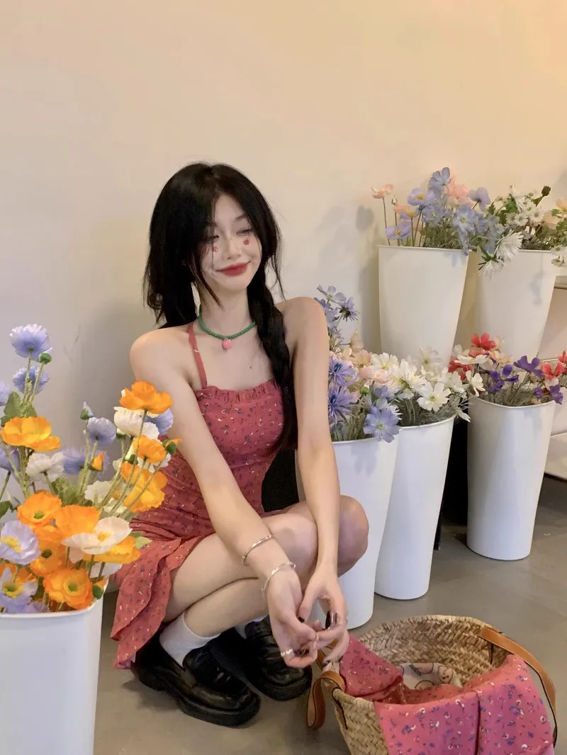 여름 새로운 여성의 꽃 프린트 홀터 드레스 슬리밍 허리 타이 허리 백리스 짧은 치마 달콤하고 매운 스타일 한국 스타일