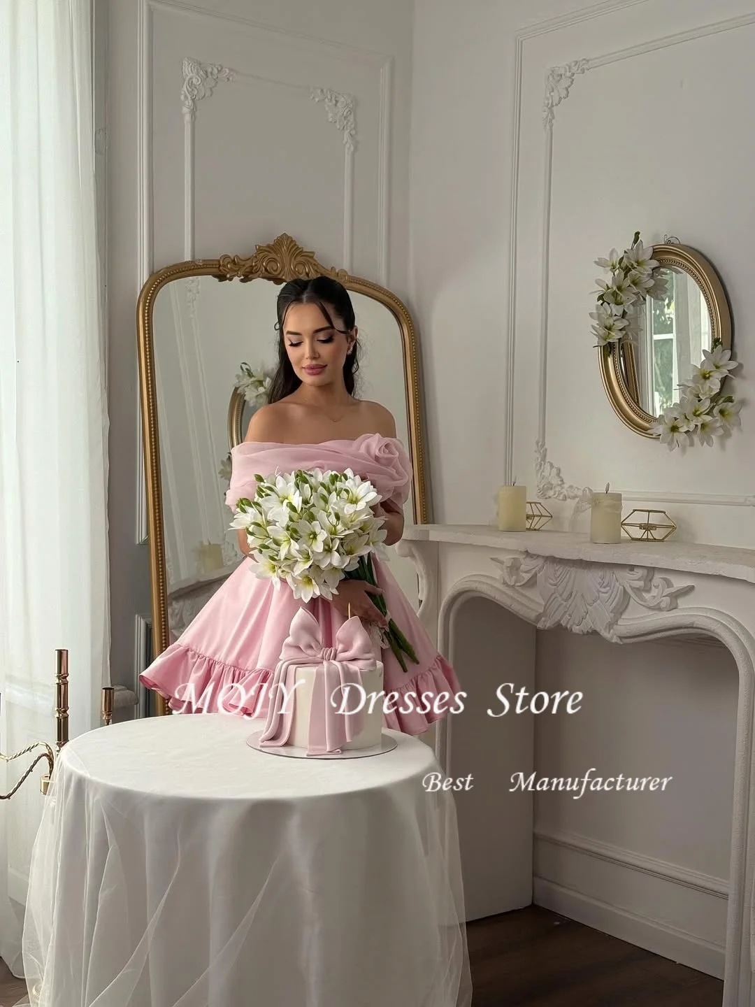 Sukienki na studniówkę z różowej organzy, z odkrytymi ramionami, długość nad kolano, eleganckie sukienki damskie na przyjęcie, gorsetowe, krótkie sukienki wieczorowe, szyte na miarę w Dubaju.