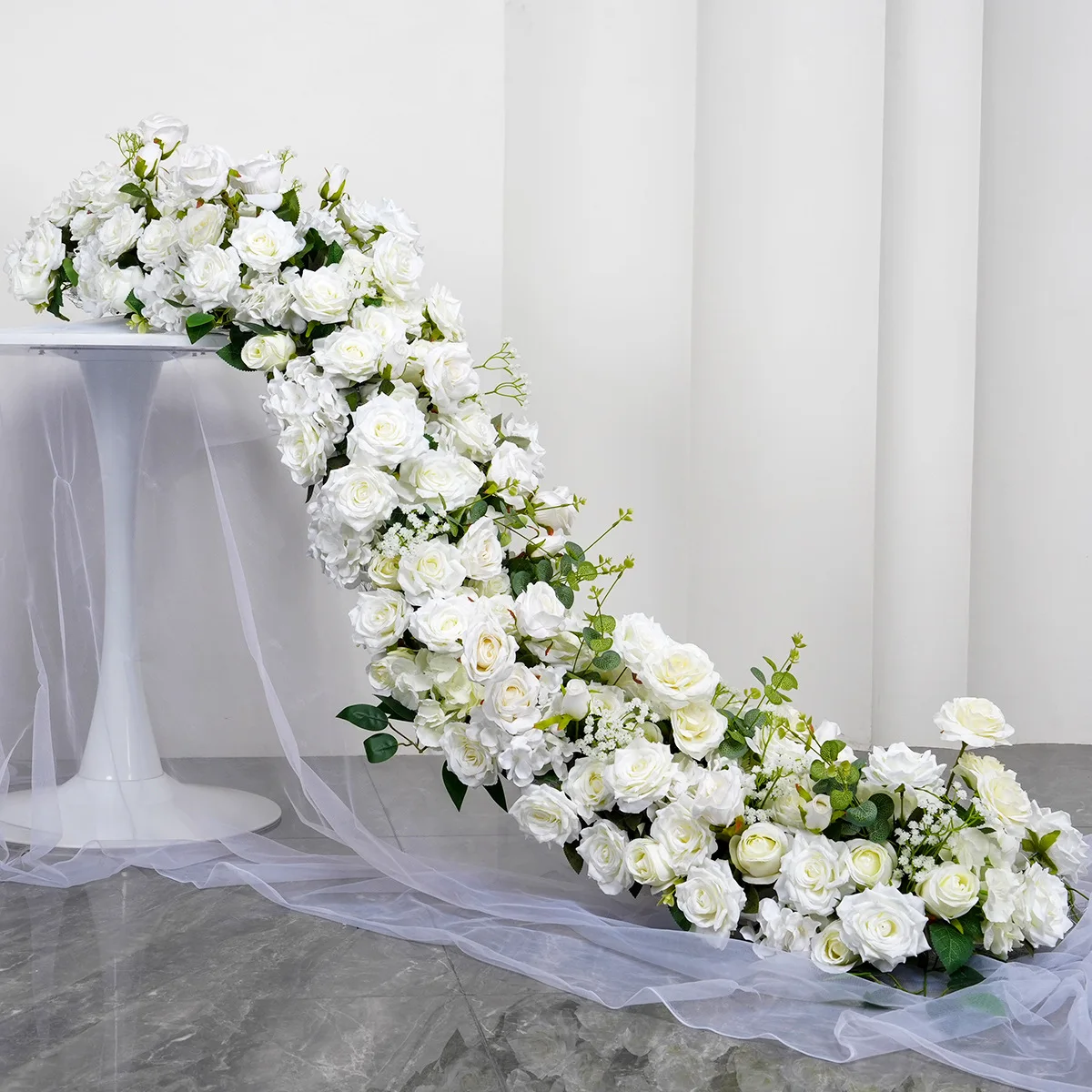 

White rose simulated flower row, shopping mall layout decoration long row of flowers, wedding long table display long flowers