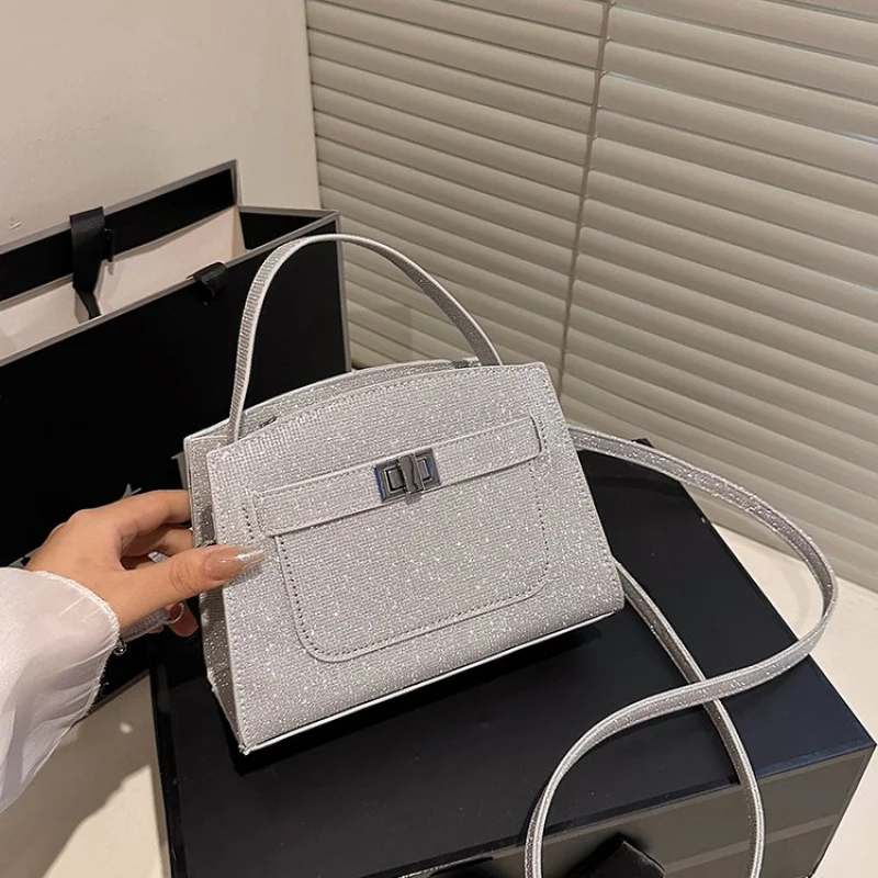 

Роскошная женская сумка из кожи премиум-класса, вневременная классическая и элегантная фурнитура золотого тона для изысканности