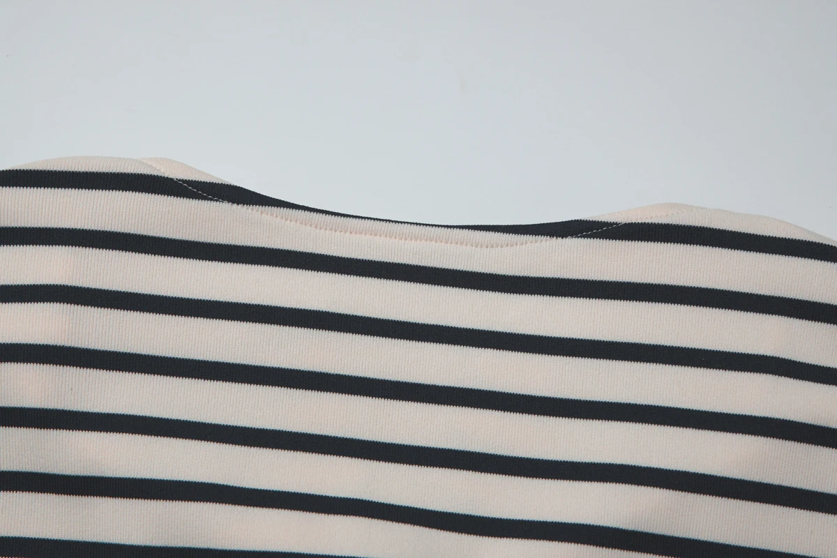 Hugcitar 2026 Gestreiftes Langarm-T-Shirt mit Knöpfen, Sexy Schlankes Crop-Top, Herbst Damenmode-Outfits, Streetwear, Party, Urlaub – Detail 11
