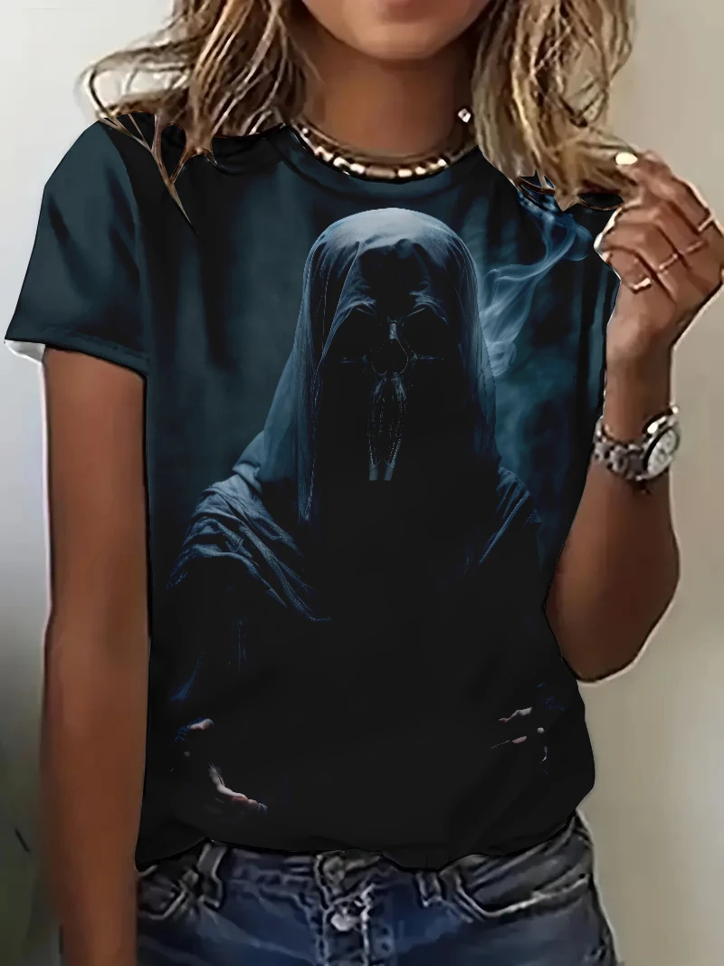 A niche street style dark element short sleeved shirt with a female personality and street style round neck pullover T-shirt