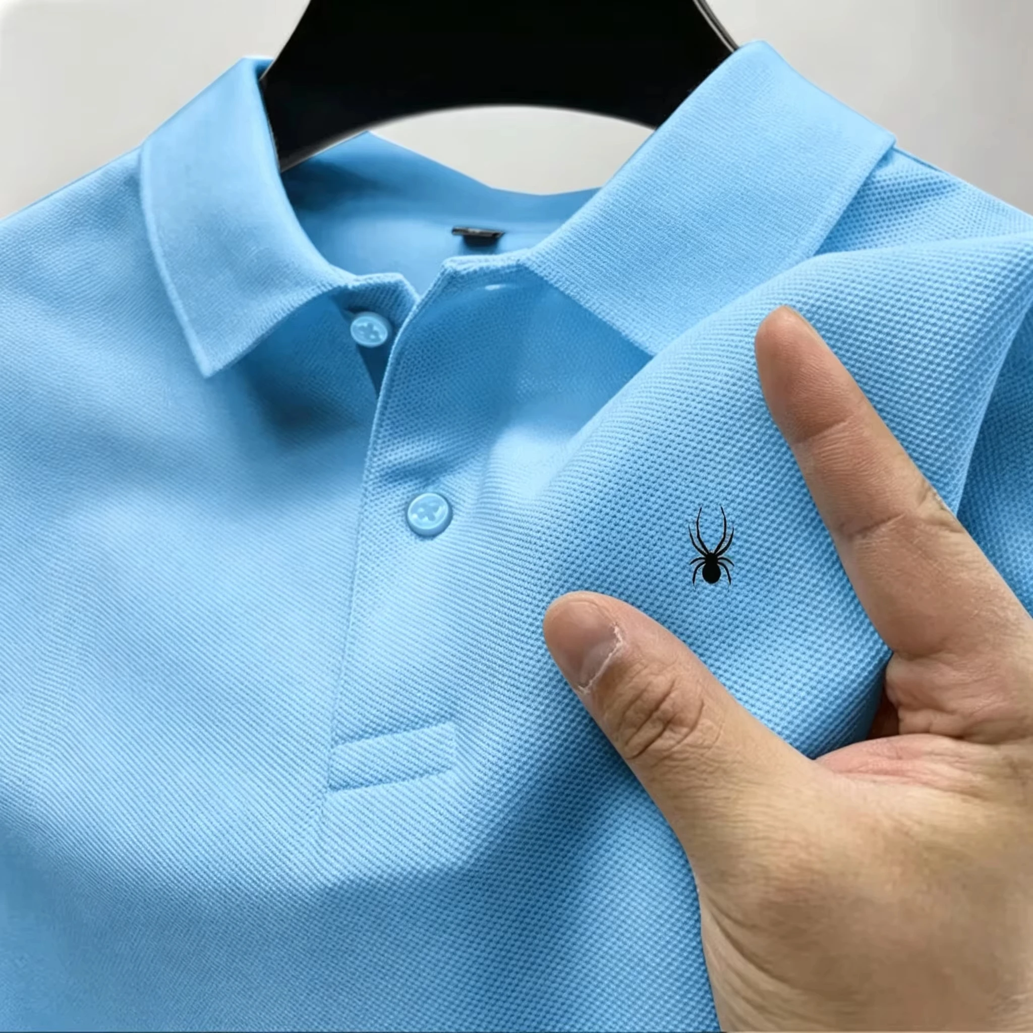 Hochwertiges Sommer-Poloshirt für Herren mit Spinnen-Stickerei, atmungsaktiv und bequem, für Büro, Business, Freizeit und Alltag. – Detail 8