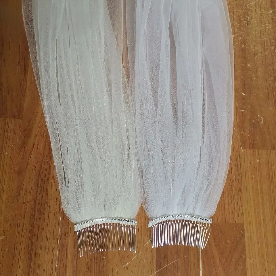 white-ivory-full-lace-wedding-veil-4-meters-long-elegant-bridal-accessory-no-brand-registered-trademark-kh489689