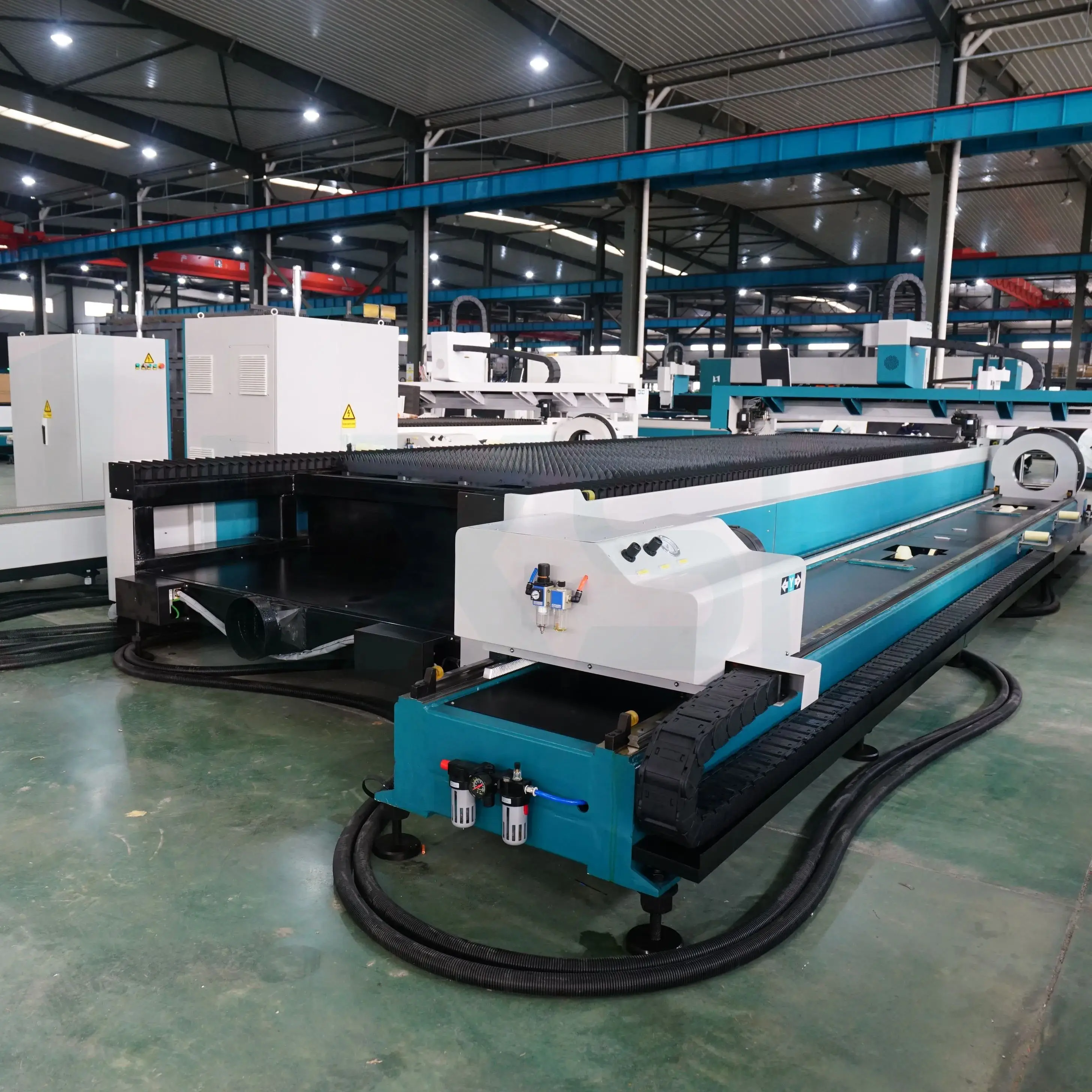เครื่องตัดท่อและแผ่นโลหะแบบบูรณาการการตอบรับที่ดีจากทั่วทุกมุมโลก1KW 2KW 3KW 6KW