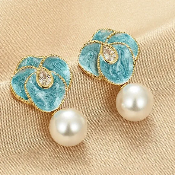 Fashion Crystal Zircon Stud Earrings Woman Simple Cute Vintage Pearls Fritillary Flower Statement Earring Jewerly