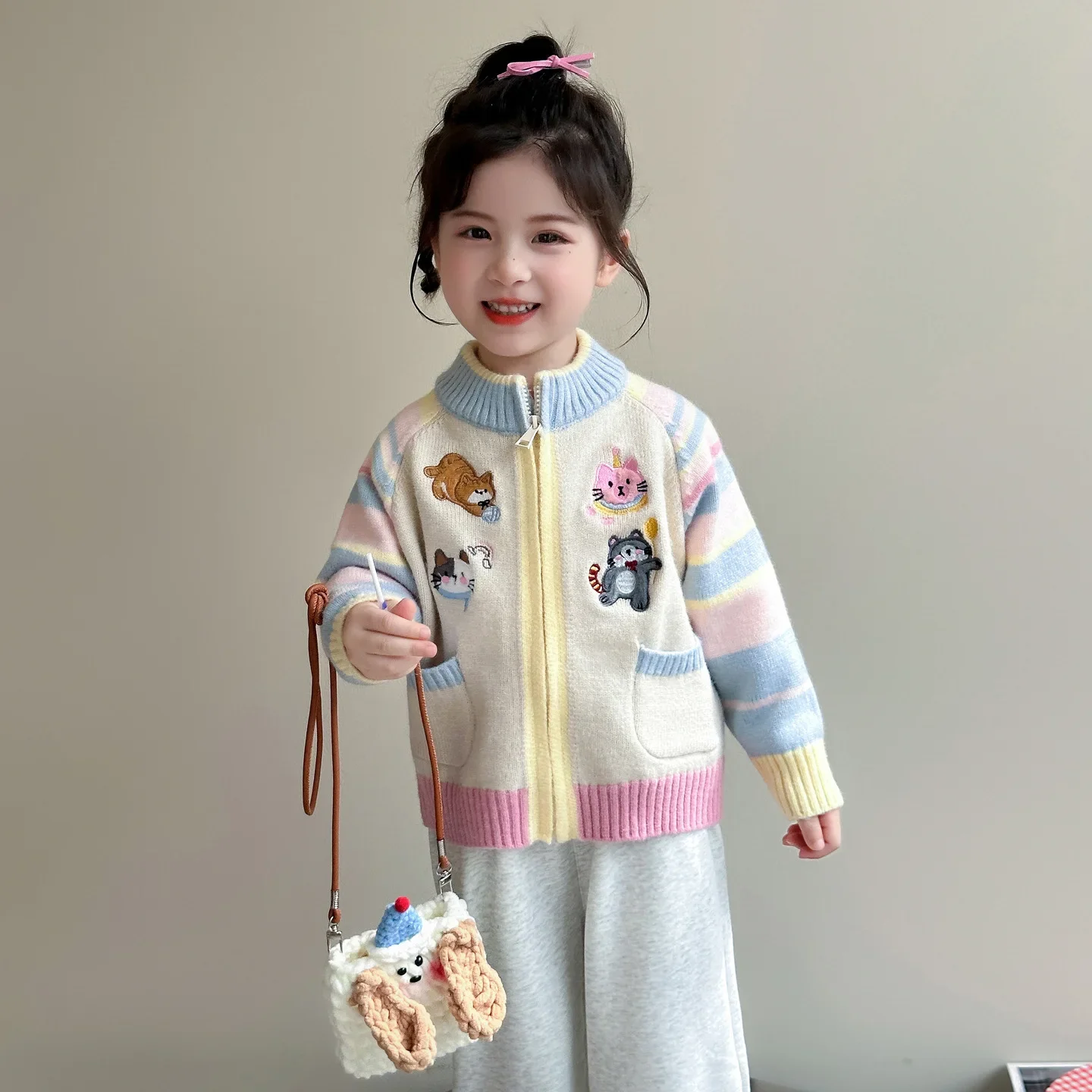 

Playful Cartoon Print Cardigans: Spring/Autumn Girls' Sweater Tops & Cozy Knit Jackets | Trendy & Fun Baby Fashion