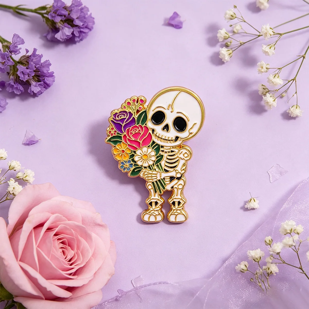 9 Stück Skelett mit Blumenstrauß Emaille-Pins, Totenkopf-Blumen-Metallbroschen, Abzeichen für Rucksack, Kleidung, Dekoration, Accessoires, Geschenk – Detail 3