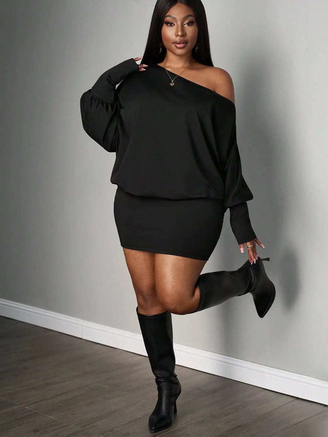 

Черное мини-платье с открытыми плечами и длинными рукавами, комплект из двух предметов, в стиле стритвир