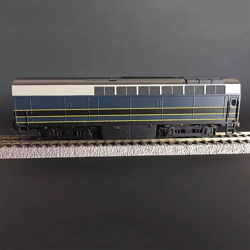 Model pociągu BACHMANN HO 1:87 61904 Cyfrowa lokomotywa diesla RF-16 Zabawka kolejowa