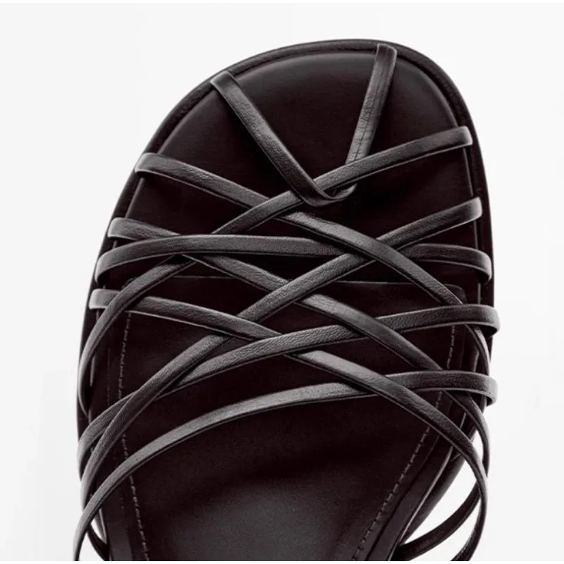 صنادل صيفية جديدة موديل 2025 بكعب عالي منسوج أحذية نسائية فرنسية رومانسية برأس مستدير روماني sandalias mujer أسود