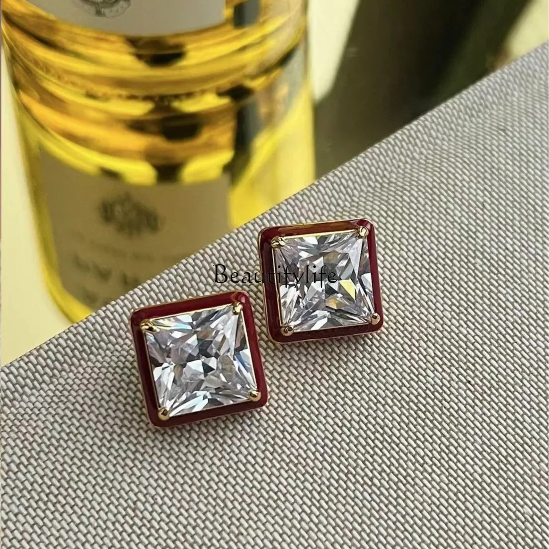 

French color enamel geometric high sense exquisite square earrings light luxury retro earrings