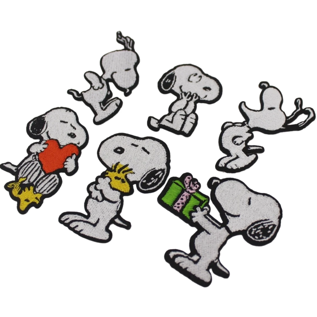 60piece Snoopy Dog Pattern Embroidered Patches Iron-On/Sew-On Animal Self-Adhesive Clothing Appliques Cosplay Decoration