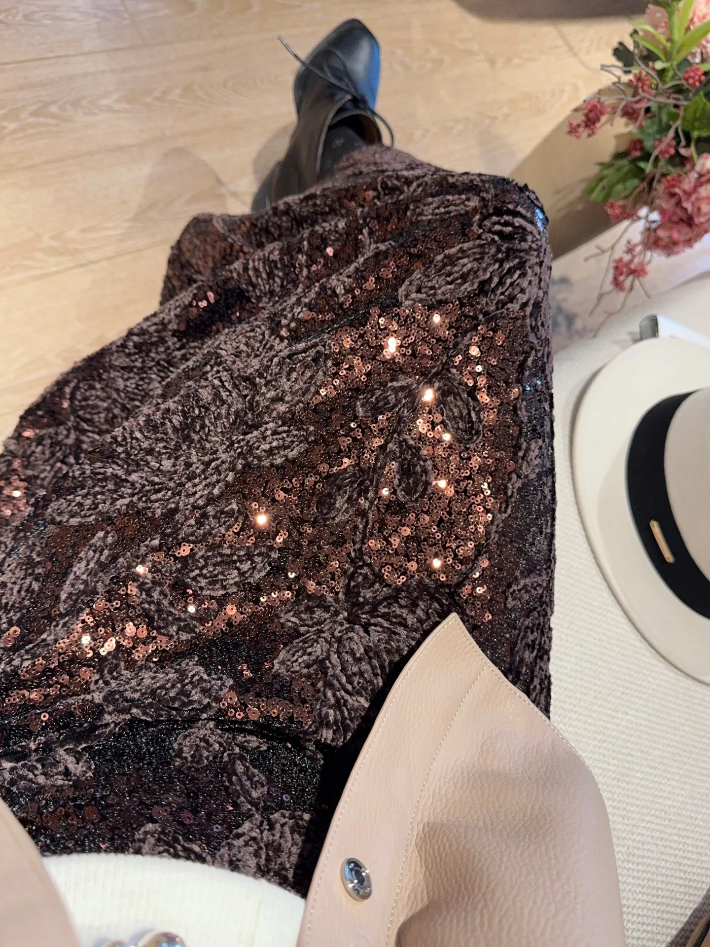 

Элегантная винтажная бархатная юбка А-силуэта с блестками и вышивкой, асимметричная, с разрезом, с завышенной талией, для женщин, повседневная, из полиэстера