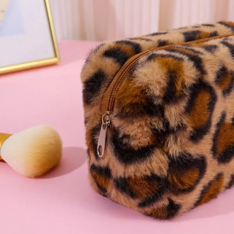 Nuove borse per il trucco in pelliccia di leopardo borse per cosmetici da viaggio morbide da donna custodia per il trucco delle ragazze della