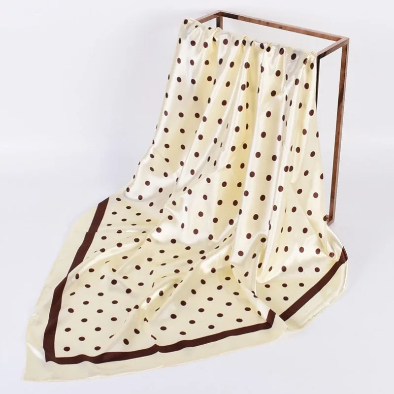 وشاح الرأس النساء الفاخرة العلامة التجارية 90 × 90 سنتيمتر الحرير مربع وشاح الساتان باندانا Cheveux لينة منديل الحجاب الأوشحة الشعر للسيدات