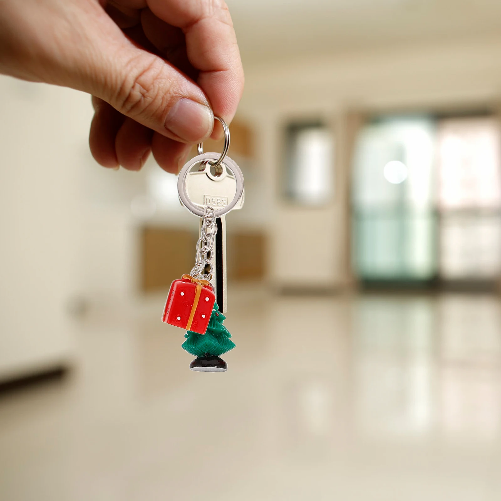 

9Pcs Resin Christmas Keychain Santa Snowman Tree Set Cute Cartoon Key Rings for Bag Car Backpack Xmas Pendant Charm Accessories