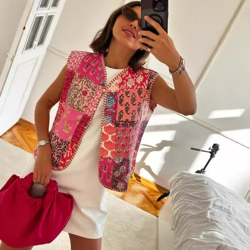 2025 Autumn New Literary Style Vintage Retro Outer Wear Vest Floral Printed Niche Chic V-neck Clothes Sleeveless Top