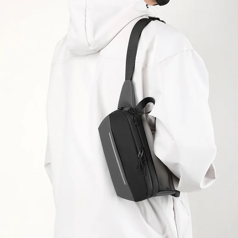 New Men's Chest Bag, Outdoor Sports Travel Crossbody Bag, Fashionable and Simple Single-shoulder Bag, Casual Small Crossbody Bag