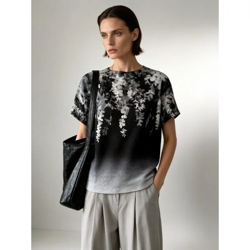 

Футболка Miyake с плиссировкой и оригинальным принтом, летняя новинка 2026 года, с градиентным цветовым дизайном, элегантная, стройнящая, свободная футболка с плиссированным верхом